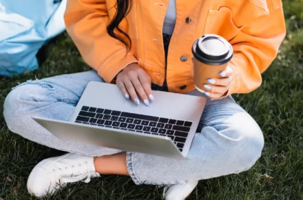 Karelia-ammattikorkeakoulun avoimen AMK:n opintotarjonta.