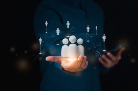 Karelia-ammattikorkeakoulun johtamisen ja liiketoiminnan henkilöstökoulutukset.