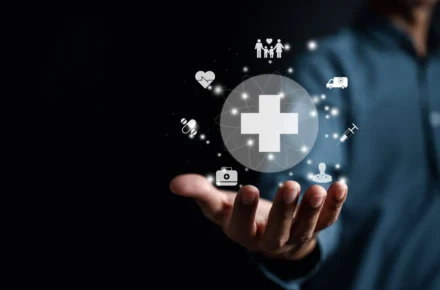 Karelia-ammattikorkeakoulun sosiaali-, terveys- ja kasvatusalojen henkilöstökoulutukset.