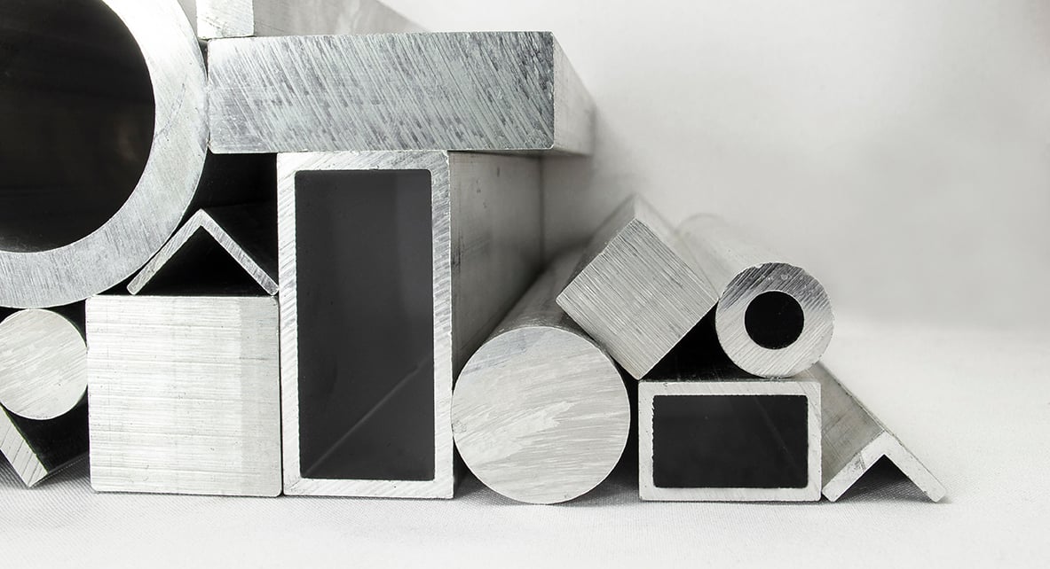 Lundin kesäkoulussa oppimassa pulverimetallurgiaa