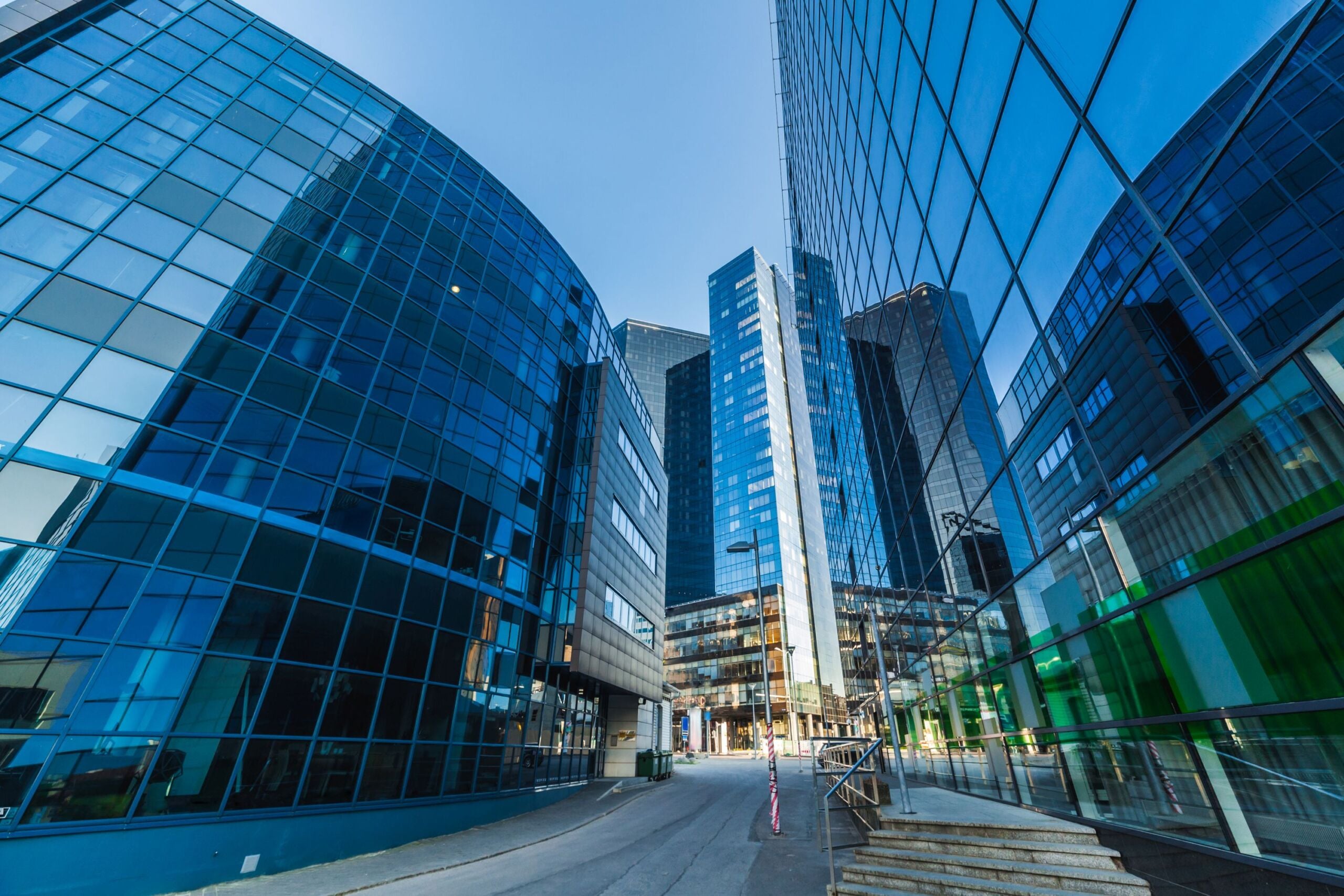 Viro kokeiluympäristönä uusille innovaatioille – Innokaupunki-verkoston vierailu Tallinnaan